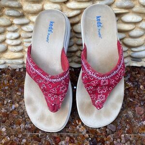 Keds Purefit Red Bandana Flip Flops. Size 7. Western Vacation Beach Summer